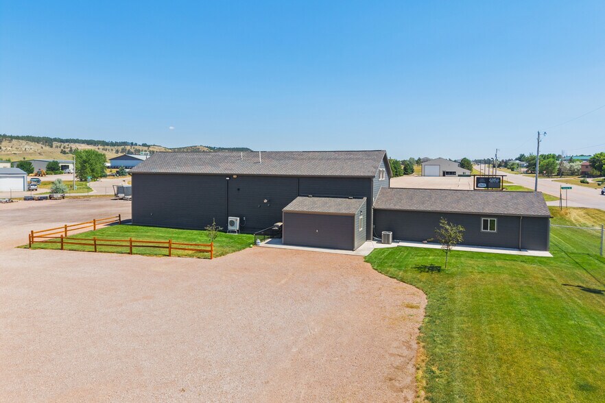 More Photos Of 11700 Sturgis Rd, Summerset Warehouse For Sale