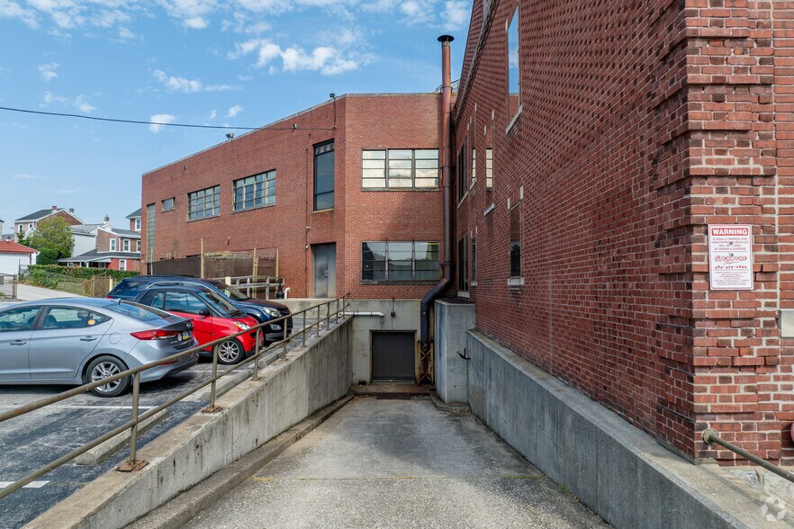 More Photos Of 408 E 4th St, Bridgeport Office For Lease
