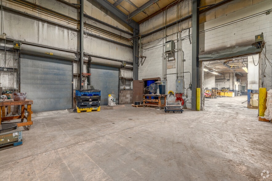 More Photos Of 2201 W Park Dr, Lorain Manufacturing For Sale