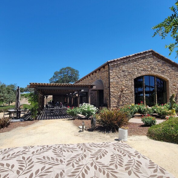More Photos Of 4900 Union Rd, Paso Robles Winery Vineyard For Sale