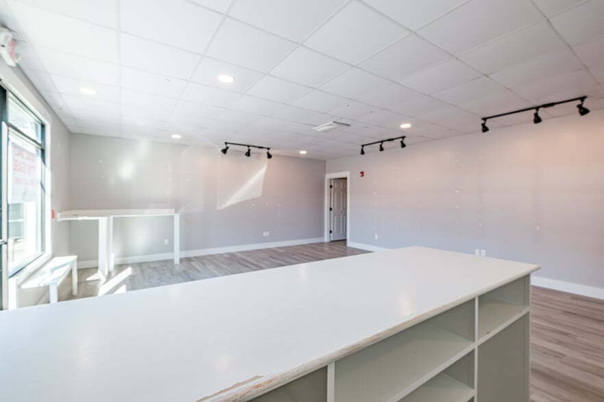 More Photos Of 271 Main St, Bridgton General Retail For Lease
