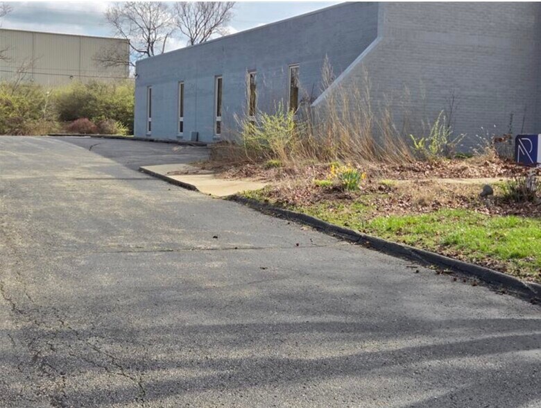 More Photos Of 330 Progress Rd, Dayton Office For Sale