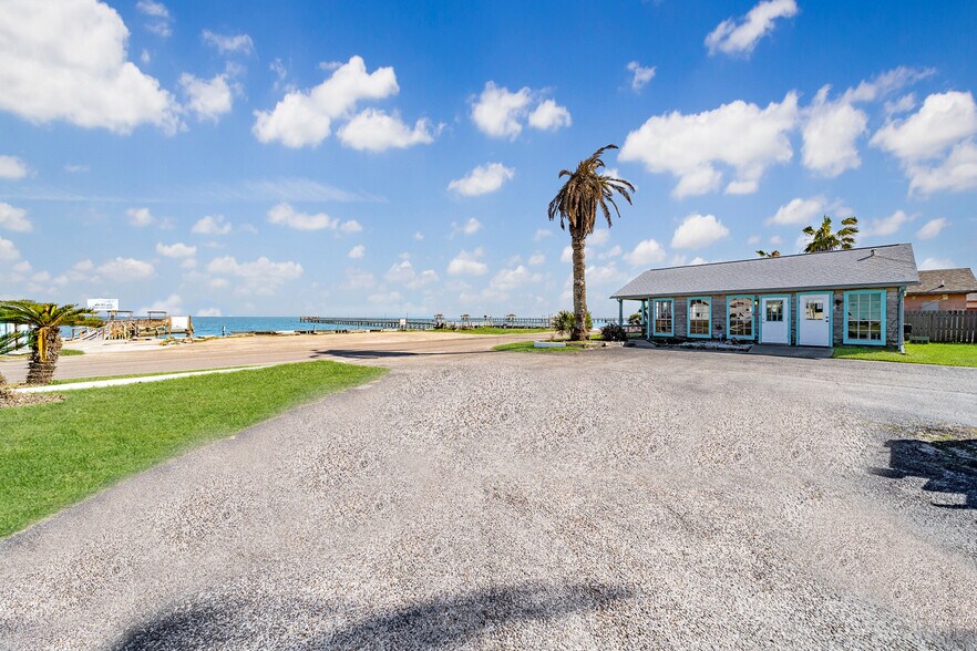 More Photos Of 301 S Fulton Beach, Rockport Trailer Camper Park For Sale
