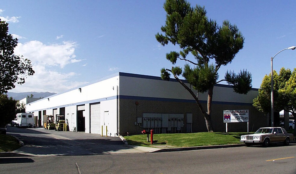 More Photos Of 1520 Commerce St, Corona Light Manufacturing For Lease