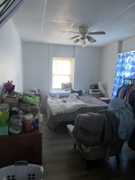 More Photos Of 900 N 2nd St, Saint Charles Storefront Retail Residential For Sale