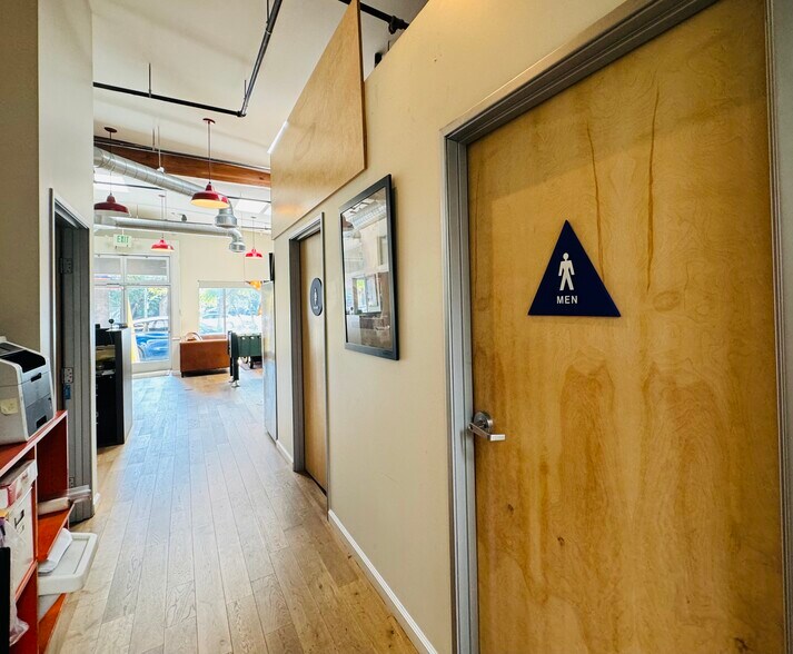 More Photos Of 6025 Washington Blvd, Culver City Office For Sale