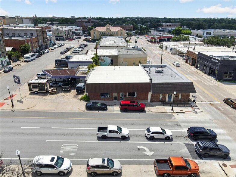 More Photos Of 221-223 N Locust St, Denton Office For Sale