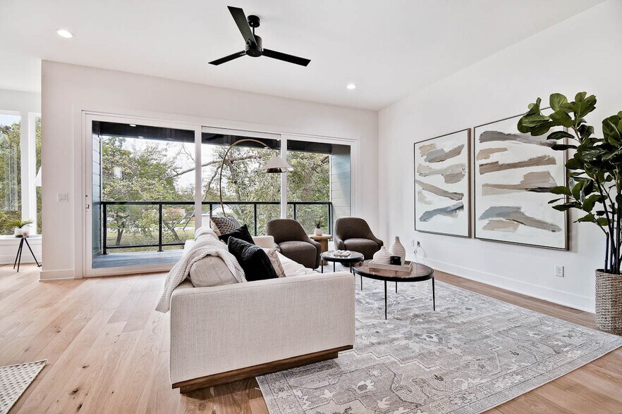 More Photos Of 204 9th St, Bentonville Apartments For Sale