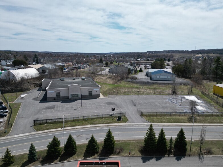 More Photos Of 2747 Chamberland St, Rockland Freestanding For Sale