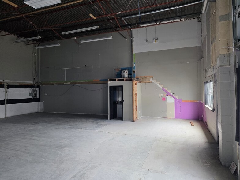More Photos Of 20131-20133 Industrial Ave, Langley Warehouse For Lease