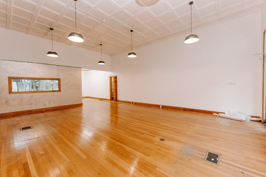 More Photos Of 814-816 Main St, Cincinnati Medical For Lease