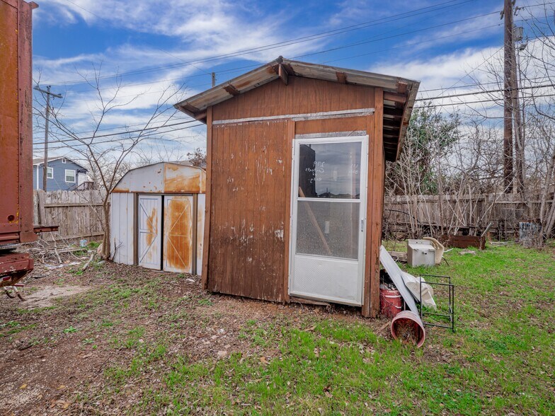 More Photos Of 201 S Highway 183, Leander Flex For Sale
