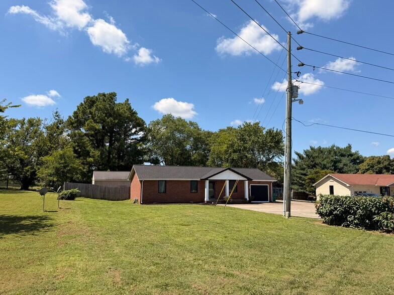 More Photos Of 738 Nissan Dr, Smyrna Office For Sale