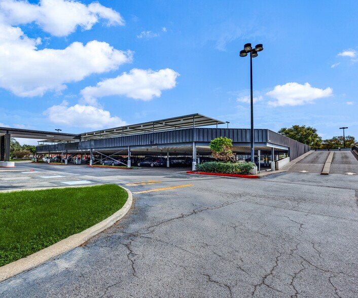 More Photos Of 13201 Northwest Fwy, Houston Office For Lease