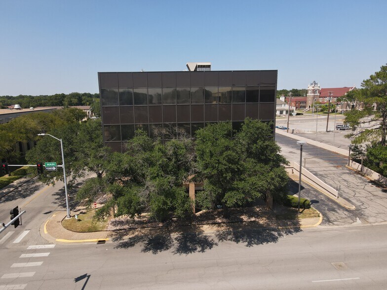 More Photos Of 333 W Main St, Ardmore Medical For Sale