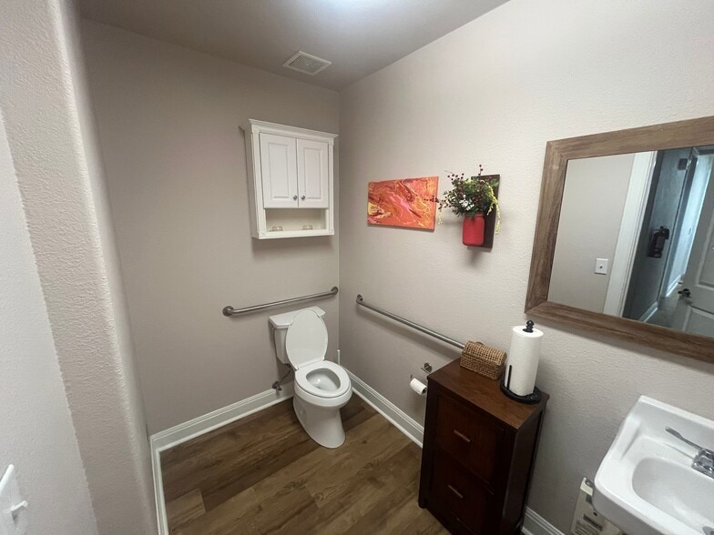 More Photos Of 20500 Fm 1431, Lago Vista Loft Creative Space For Lease