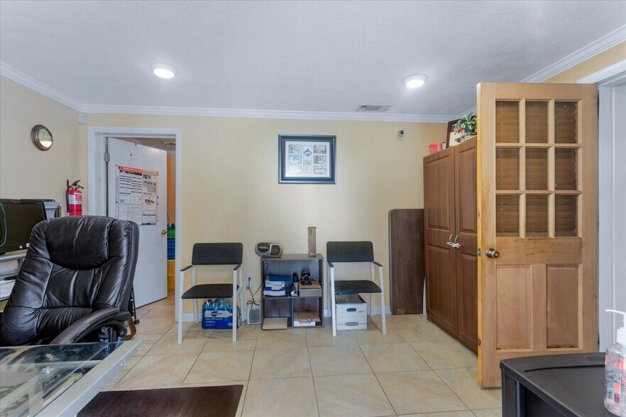 More Photos Of 1356 25th St, Newport News Medical For Sale