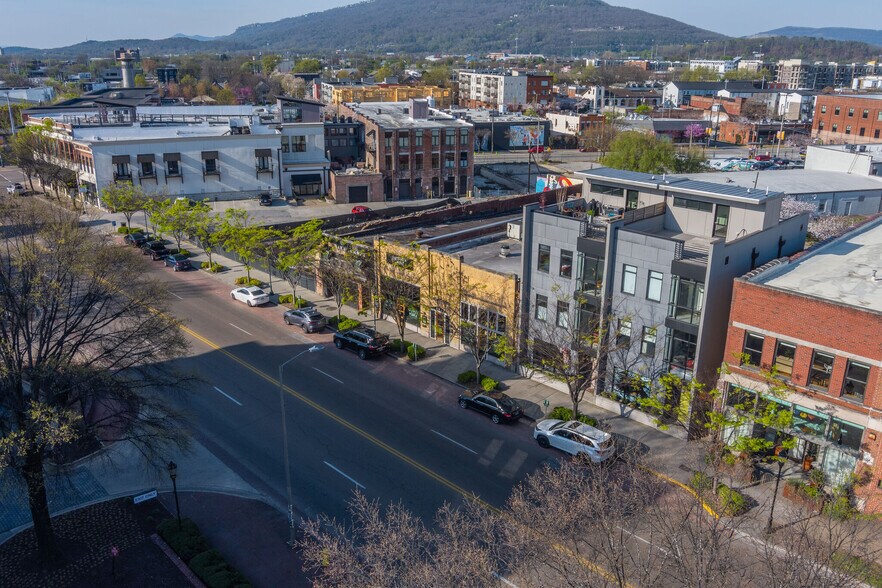 More Photos Of 1437 Market St, Chattanooga Storefront For Lease