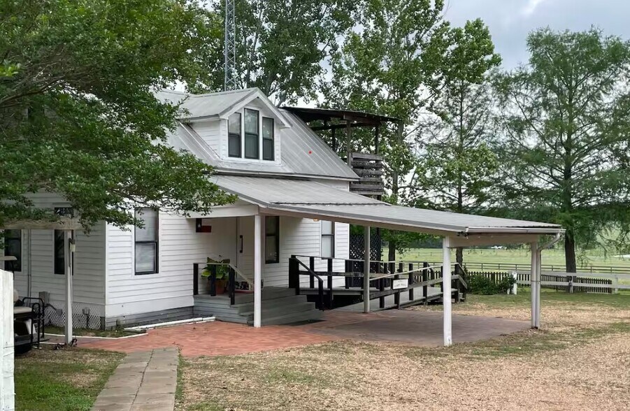 Primary Photo Of 1241 Post Oak Point Rd, New Ulm Specialty For Sale