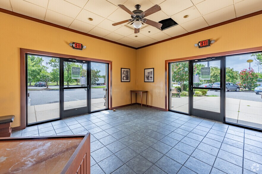 More Photos Of 123 N Arlington St, Salisbury Restaurant For Lease