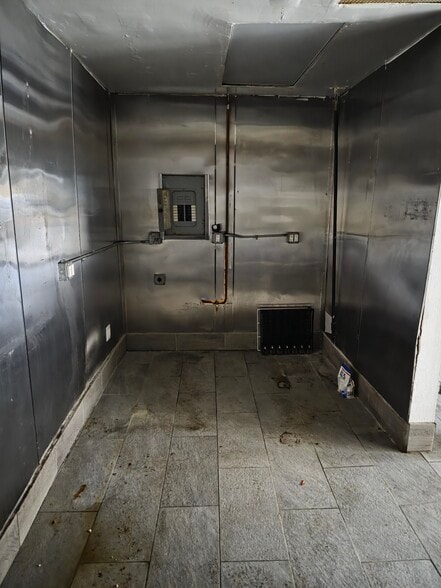 More Photos Of 626 Manhattan Ave, Brooklyn Storefront Retail Residential For Lease