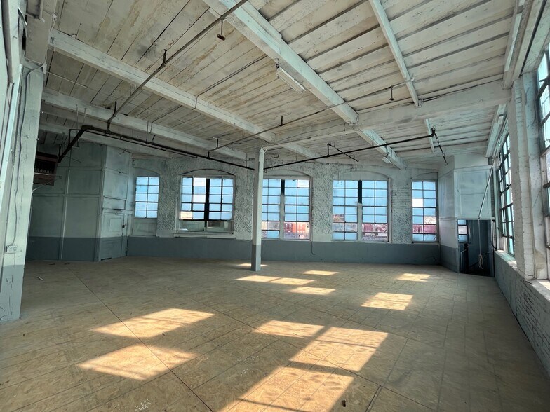 More Photos Of 3108 Fox St, Philadelphia Light Manufacturing For Lease