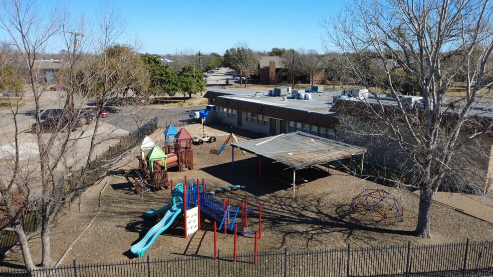 More Photos Of 300 S Bowser Rd, Richardson General Retail For Sale