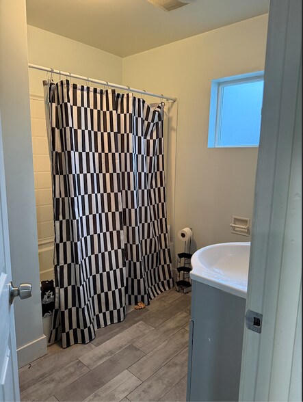 More Photos Of 338 Norris Rd, Bakersfield Multifamily For Sale