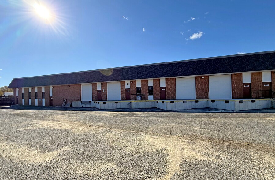 More Photos Of 7925-7929 Parston Dr, District Heights Warehouse For Sale