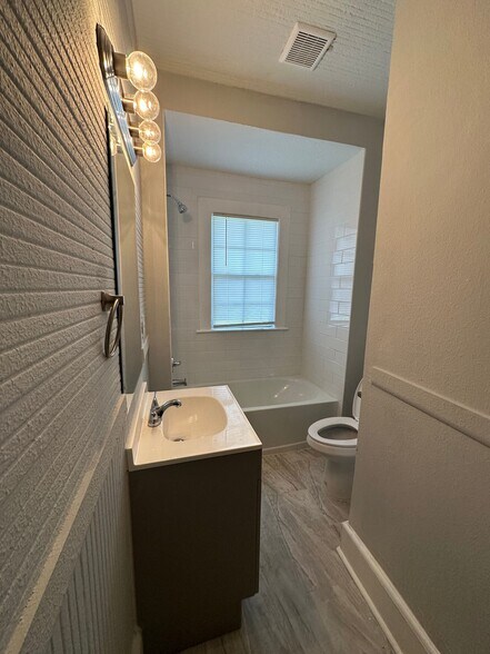 More Photos Of 619 Linwood Ave, Jacksonville Specialty For Sale