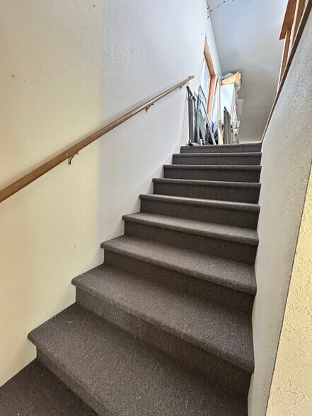 More Photos Of 1065 Tefft St, Corvallis Office For Lease