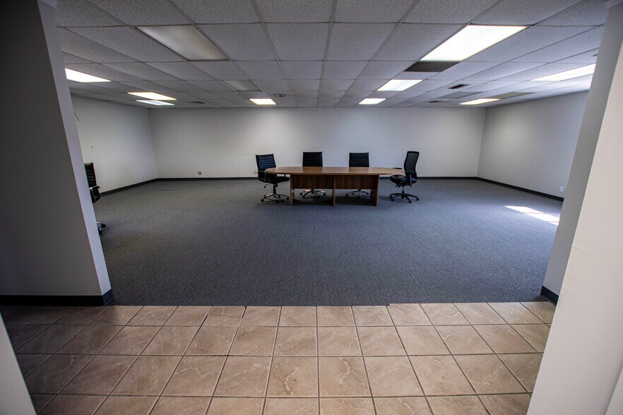 More Photos Of 17235 Bel-Ray Pl, Belton Office For Lease