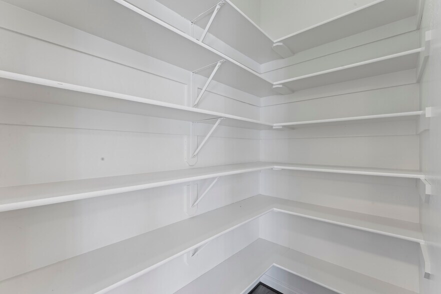 More Photos Of 31961 Hilltop Blvd, Running Springs Loft Creative Space For Sale