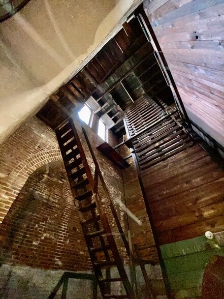 More Photos Of 947 Aisquith St, Baltimore Religious Facility For Sale