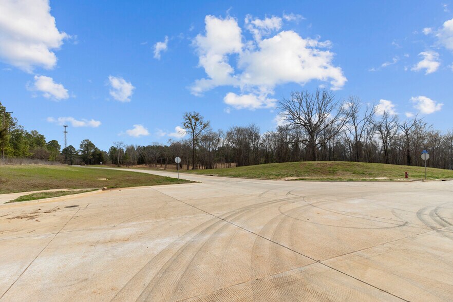 More Photos Of NEQ US 69 @ I 20, Lindale Land For Sale