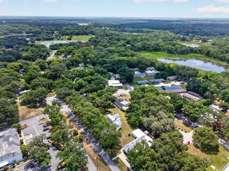 More Photos Of 112 W McClendon St, Lady Lake Office For Sale