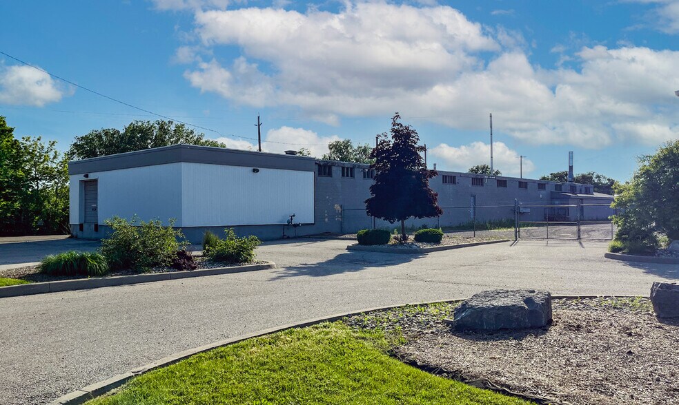 More Photos Of 50 Morrell St, Brantford Distribution For Sale