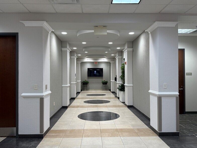 More Photos Of 200 Carillon Pkwy, Saint Petersburg Office For Lease