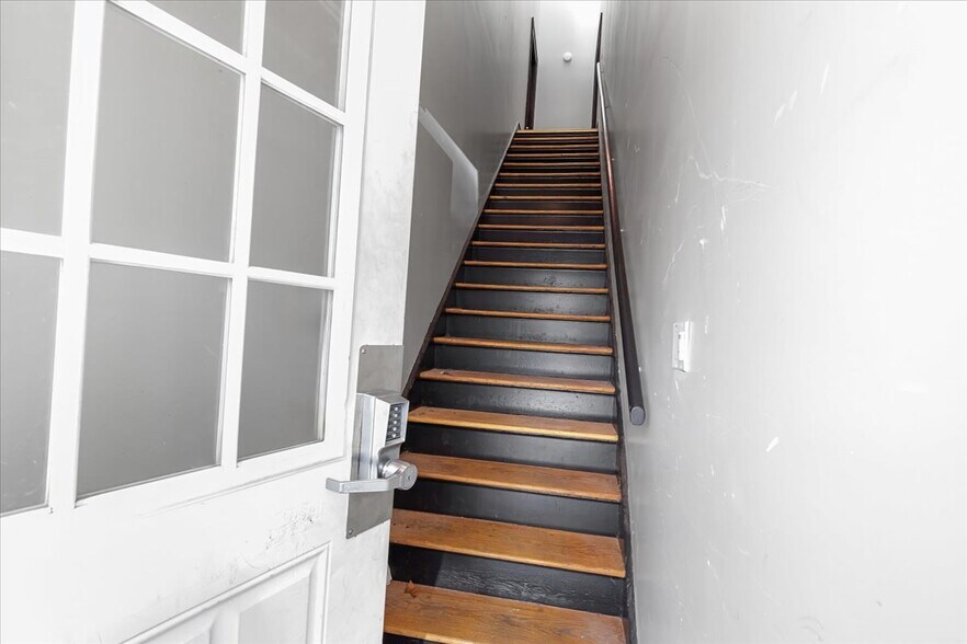 More Photos Of 205 Philadelphia Ave, Egg Harbor City Apartments For Sale