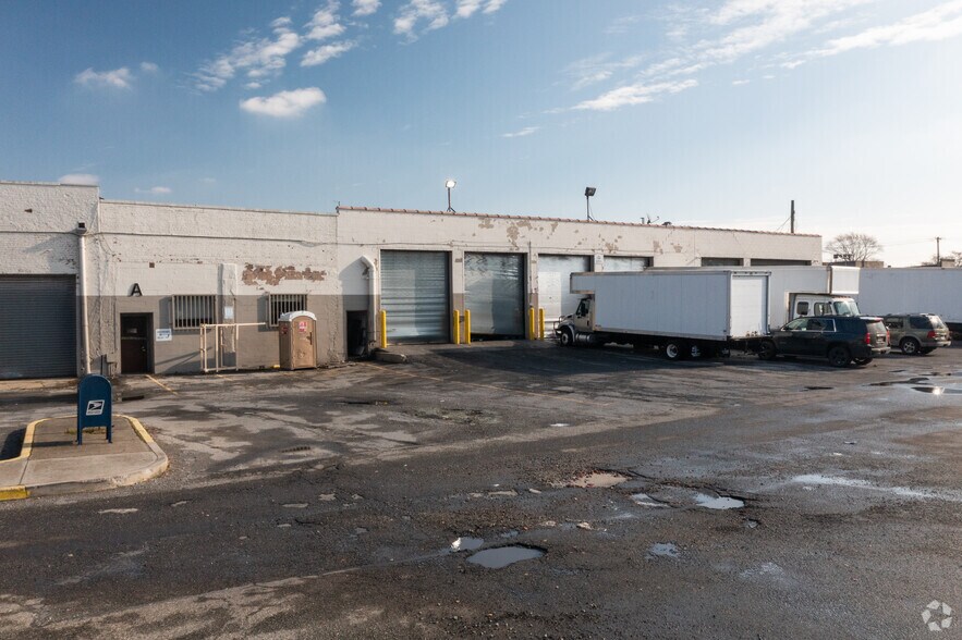 More Photos Of 15602 Liberty Ave, Jamaica Land For Lease