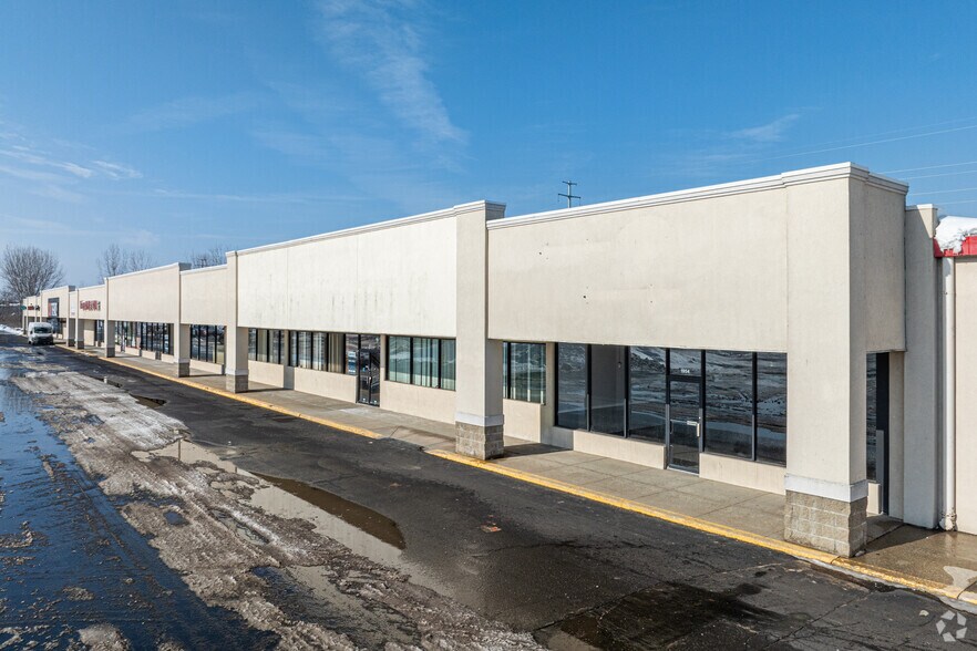 More Photos Of 1950 Pipestone Rd, Benton Harbor Unknown For Lease