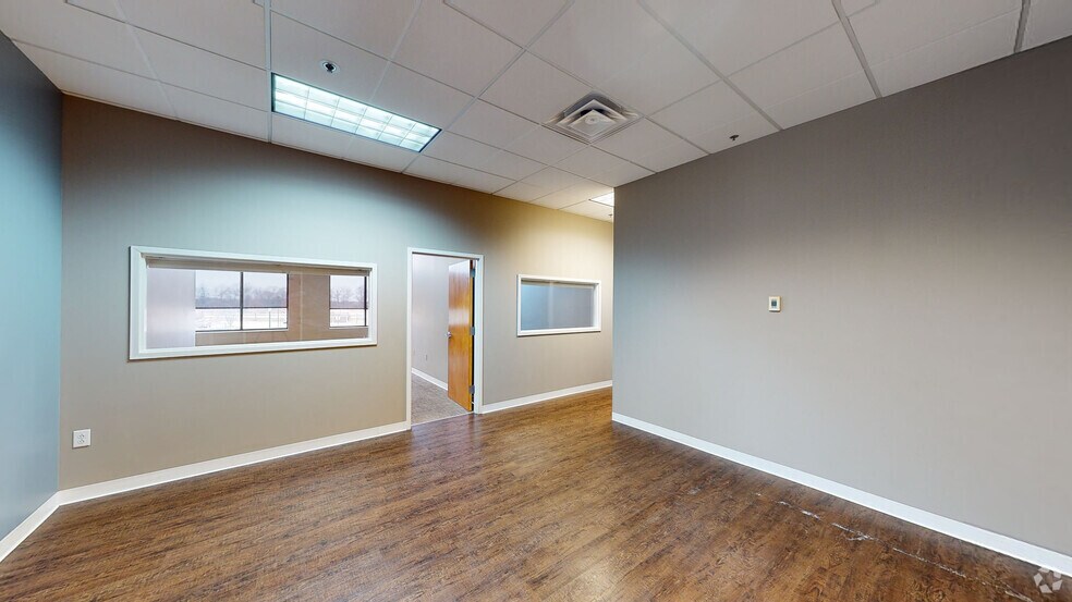 Primary Photo Of 16721-16765 Main St, Wildwood General Retail For Lease