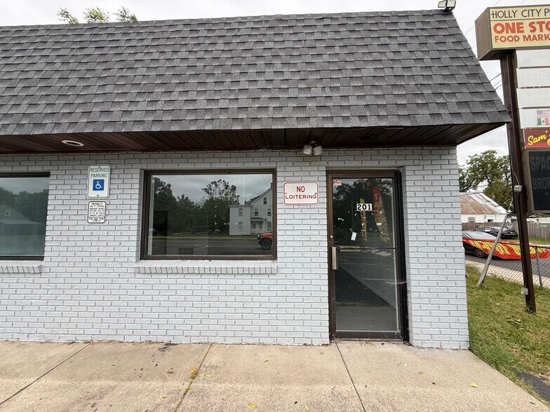 More Photos Of 201-211 Kates Blvd, Millville Freestanding For Lease