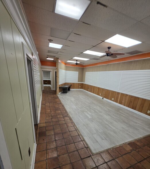 More Photos Of 2913 Governors Dr, Huntsville Office For Lease