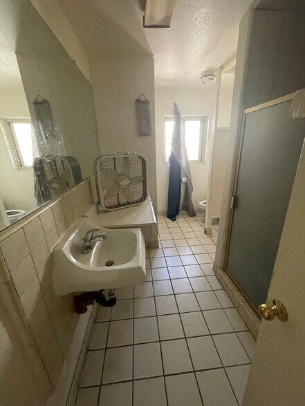 More Photos Of 612 B St, Marysville Bar For Sale