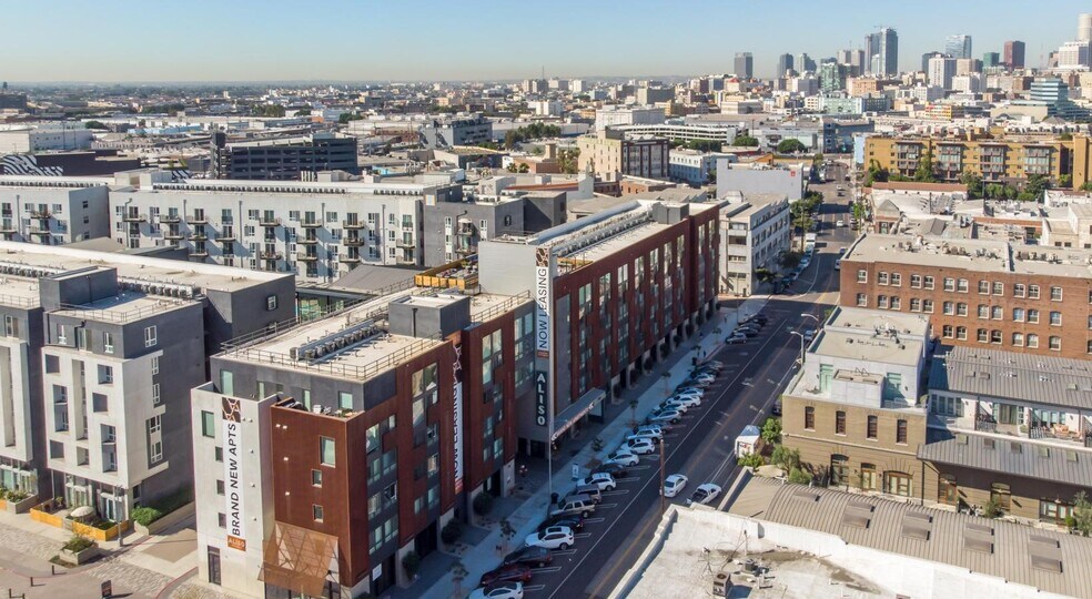 More Photos Of 950 E 3rd St, Los Angeles Unknown For Lease