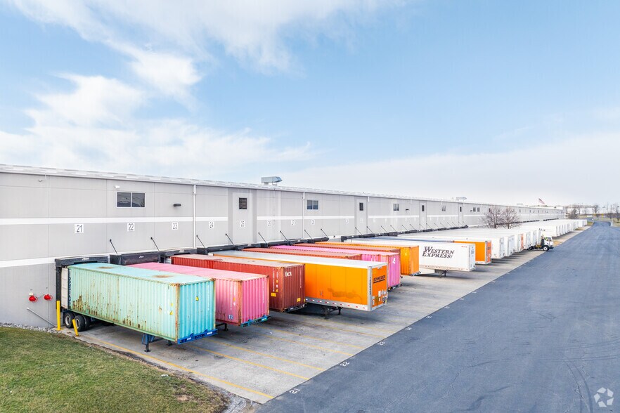 More Photos Of 6 Logistics Dr, Carlisle Distribution For Lease