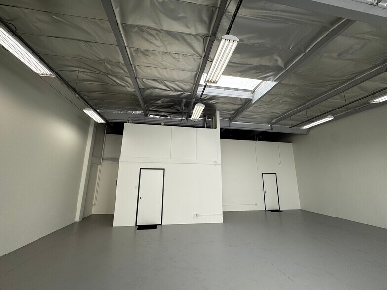 More Photos Of 17731-17741 Sampson Ln, Huntington Beach Light Manufacturing For Lease