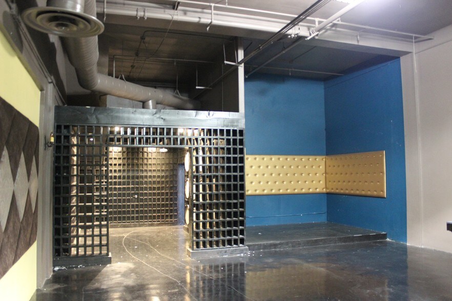 More Photos Of 200-208 N Broadway, Santa Ana Storefront Retail Office For Lease