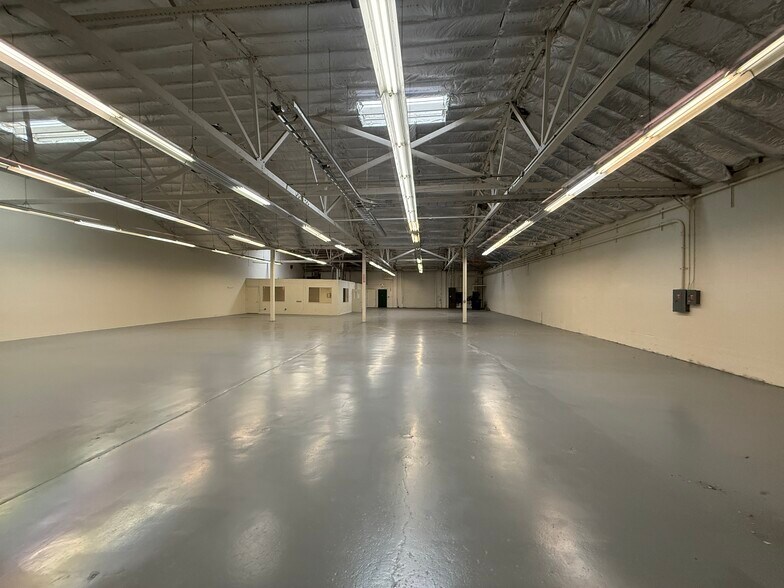 More Photos Of 1338 7th St, Berkeley Flex For Lease